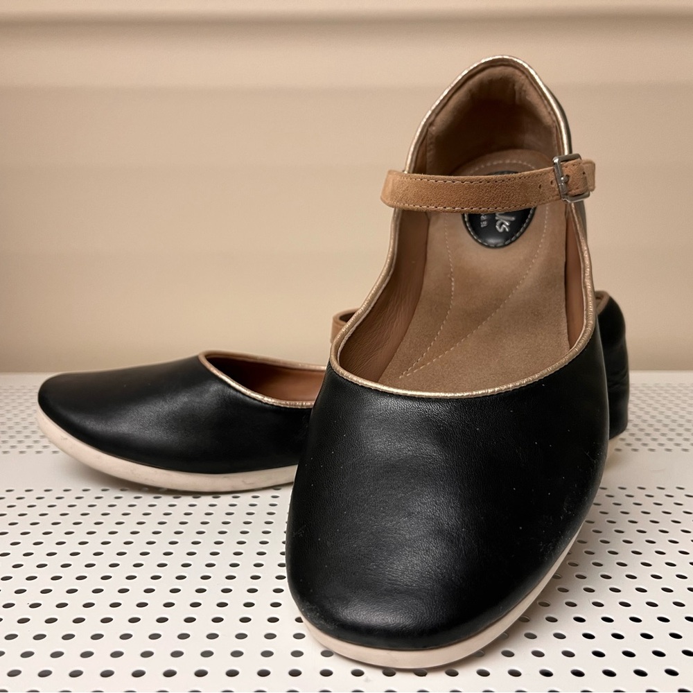 Clarks Black and Tan Mary Janes